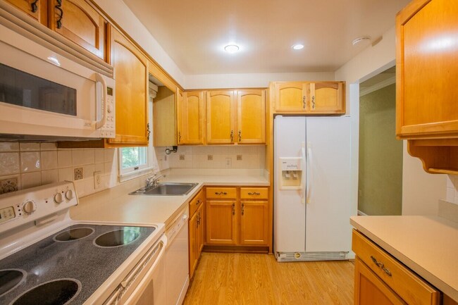 Building Photo - 5518 Old Crain Hwy