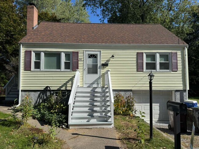 Foto del edificio - 57 Maynard Rd