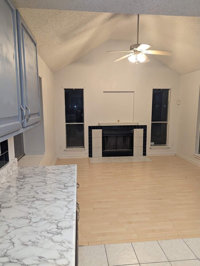 Foto del edificio - 7322 Park West Dr