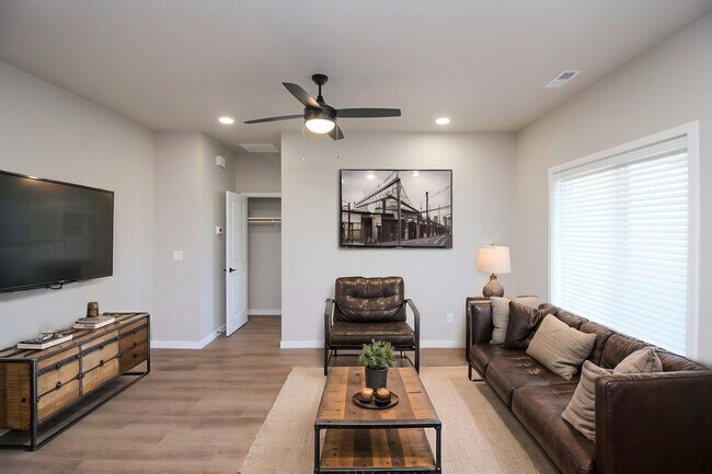 Foto del edificio - River Park Townhomes