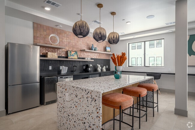 Club Lounge - UNITI Montrose Apartments