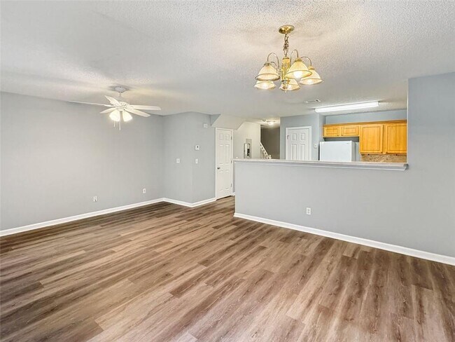 Foto del edificio - 5331 Creekview Way