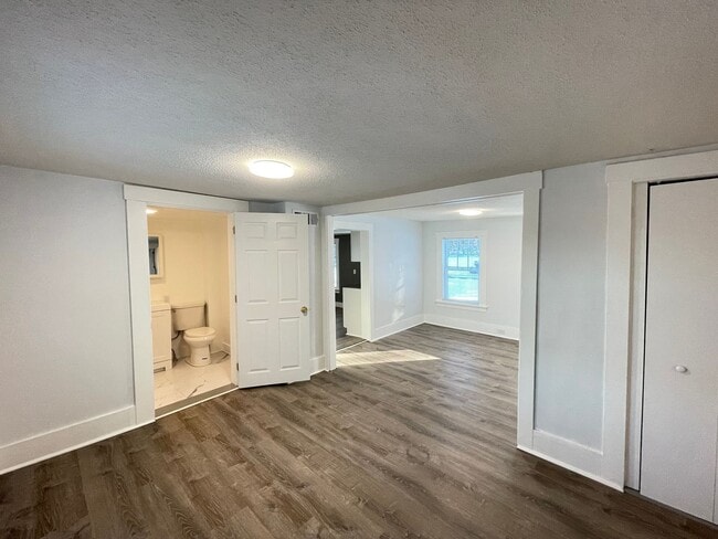 Foto del edificio - 24 Grandview Rd