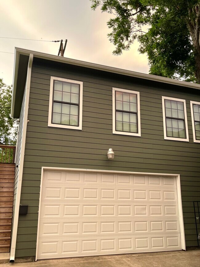 Building Photo - 3411 Oakdale Street #A