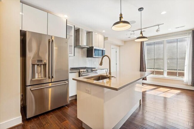 Foto del edificio - 625 Park Rd NW