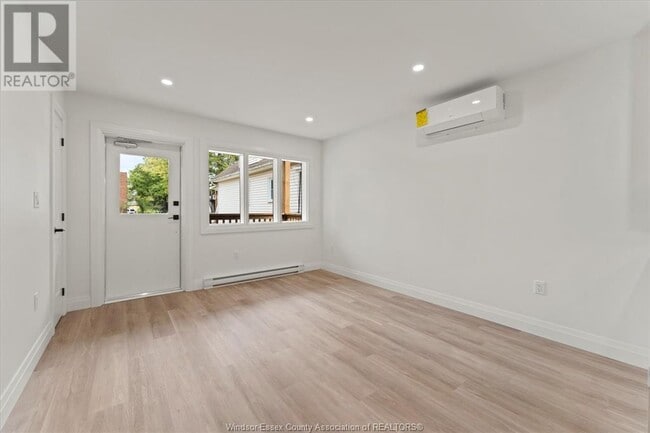 Building Photo - 1287 Aubin Rd