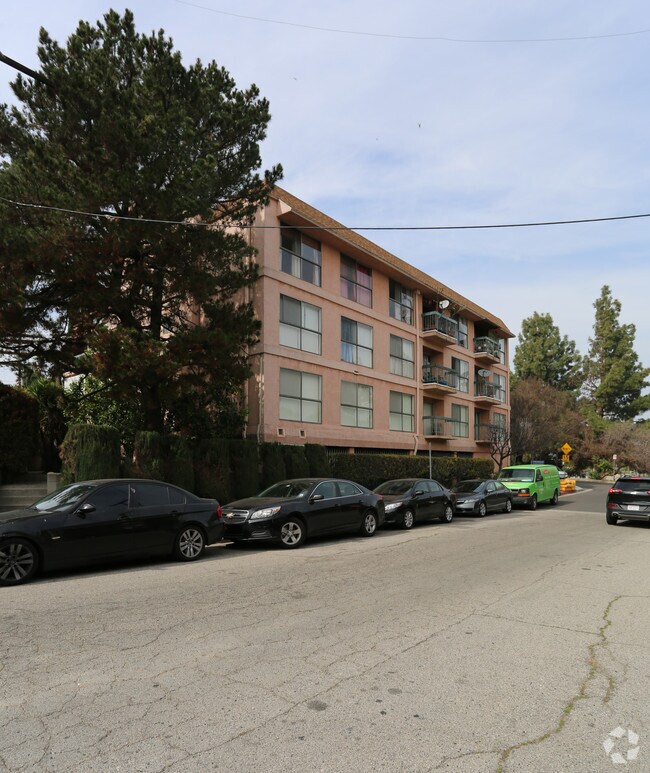 Foto del edificio - Valleyheart Drive Apartments