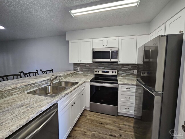 Foto del edificio - 1275 College Pkwy
