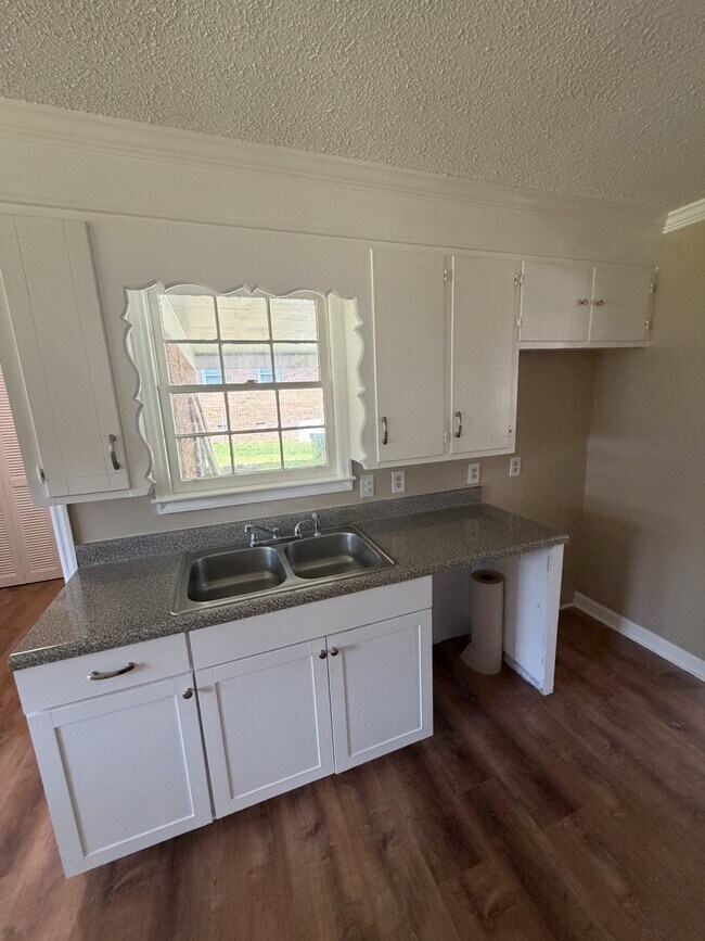 Foto del edificio - 3208 Downes Grove Rd