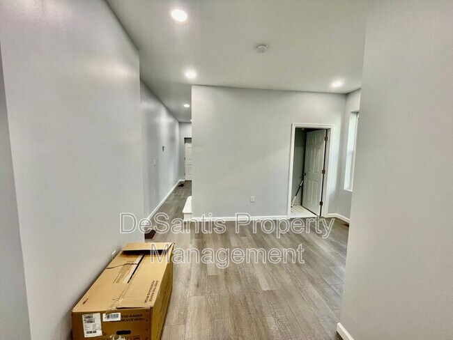 Foto del edificio - 2 Edith Pl