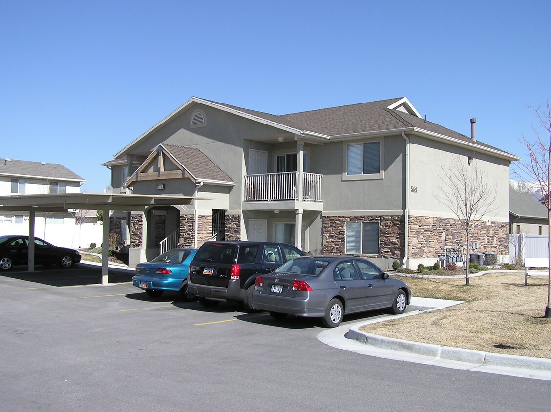 569 E Rosewood Way S Unit 1, Layton, UT 84041 Room for Rent in Layton