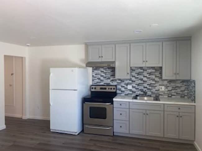Building Photo - 527 Vaqueros Ave