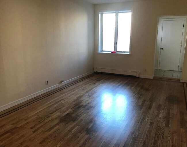 Foto del edificio - 1913 Tomlinson Ave