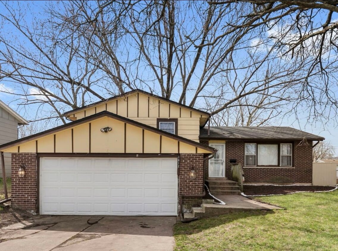 Primary Photo - 1812 217th Pl
