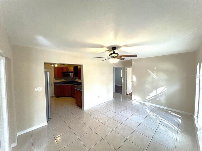 Foto del edificio - 6119 Sheelin Dr