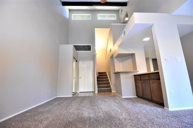 Building Photo - 2526 Duet Dr