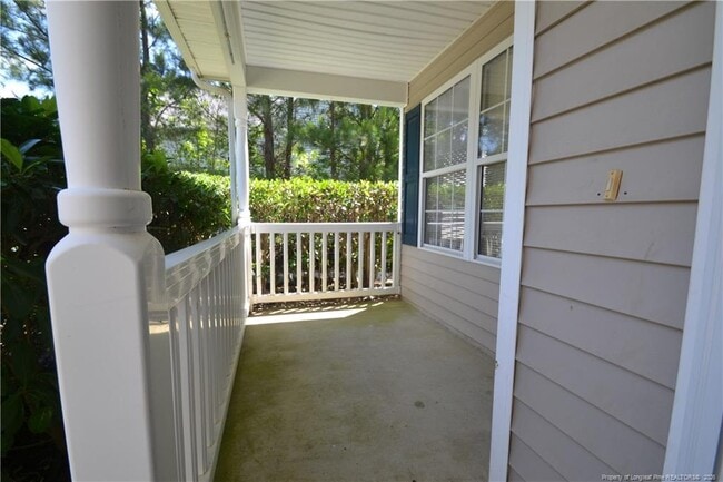 Building Photo - 1914 Sterling Hill Dr