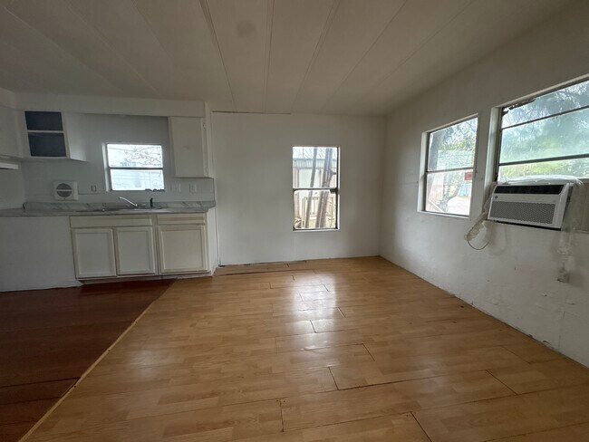 Building Photo - 920 Boardwalk Ln