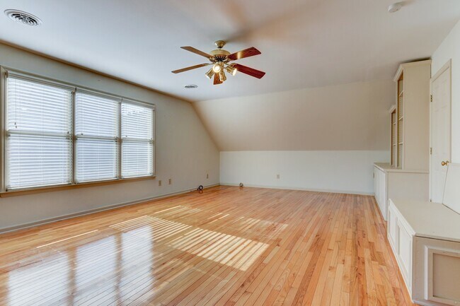Building Photo - Farragut 37934 - 4 bedroom, 2.5 bath home with lawn service included - Contact Ray Gaudet (865) 7...