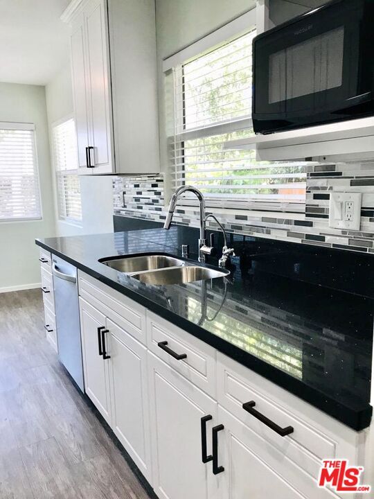 Foto del edificio - 8620 Melvil St