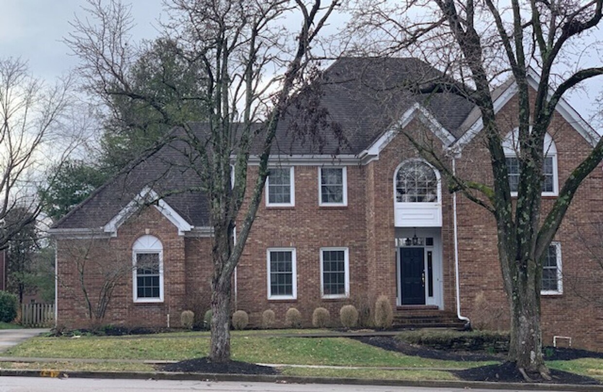Spacious Home In Andover Forest 240307 House Rental in Lexington, KY