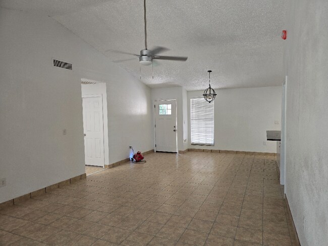 Foto del edificio - 5912 Orange Grove Ave