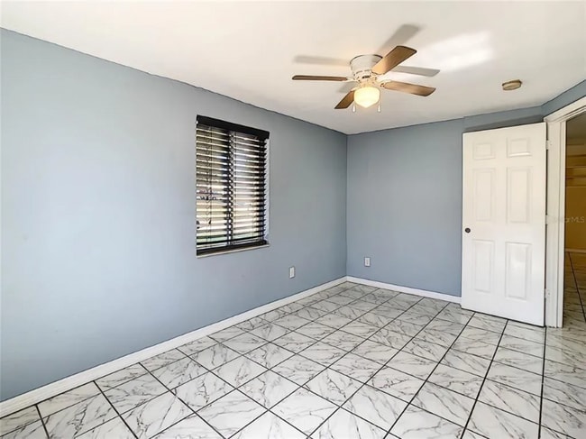 Building Photo - 4239 Ridgefield Ave