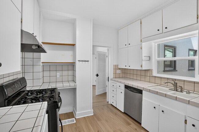 Foto del edificio - 4017 Miller Way