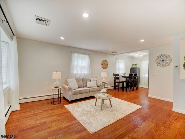 Foto del edificio - 111 Boonton Ave