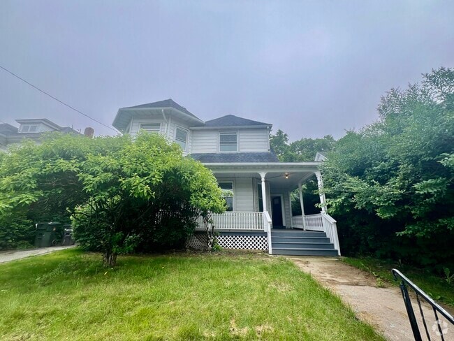 Building Photo - 236 Willetts Ave