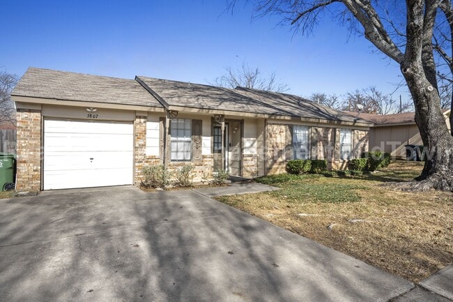 Building Photo - 3807 Glengate Dr