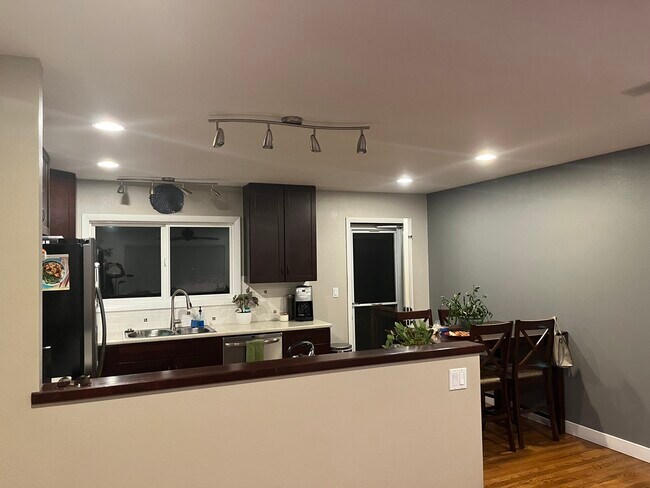 Foto del edificio - 1546 Maple St