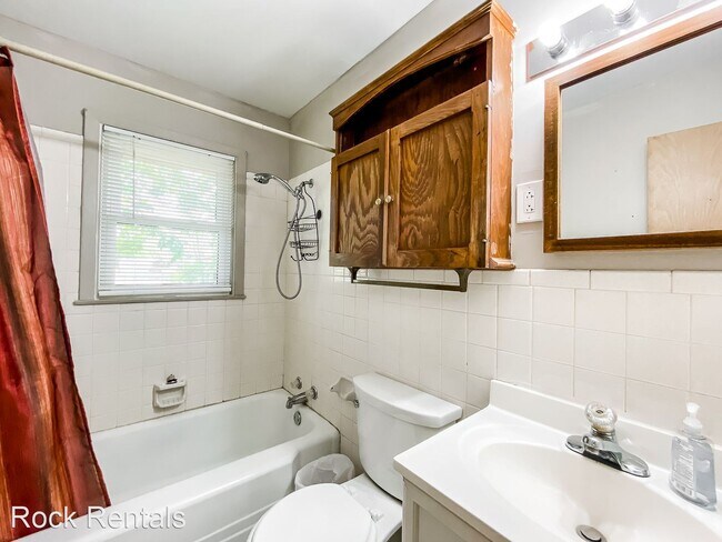 Foto del edificio - 3 br, 1 bath House - 809 W 18th