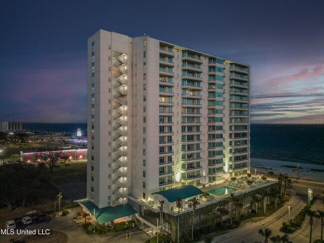Foto del edificio - 2060 Beach Blvd