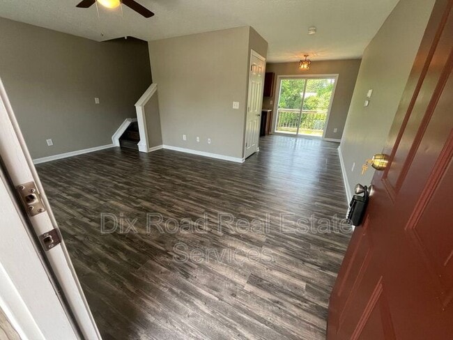 Building Photo - 265 Ihle Dr