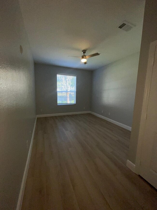 Building Photo - Available NOW, GROUND FLOOR CONDO,  3/2 Condo