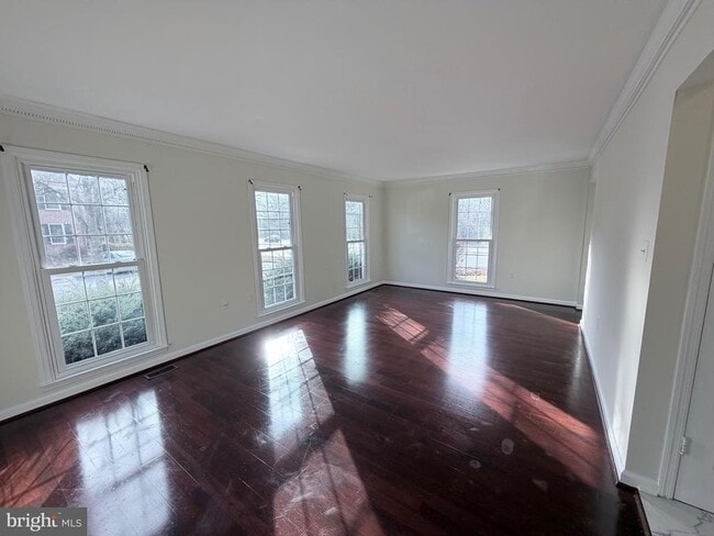 Building Photo - 5900 Parenham Way