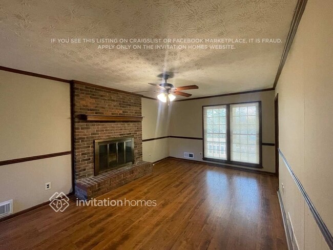 Building Photo - 5120 E Shore Dr SW