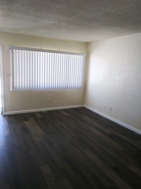 2 Bedroom- Living Area - 1530 15th St