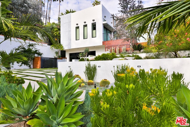 Foto del edificio - 1742 Courtney Ave