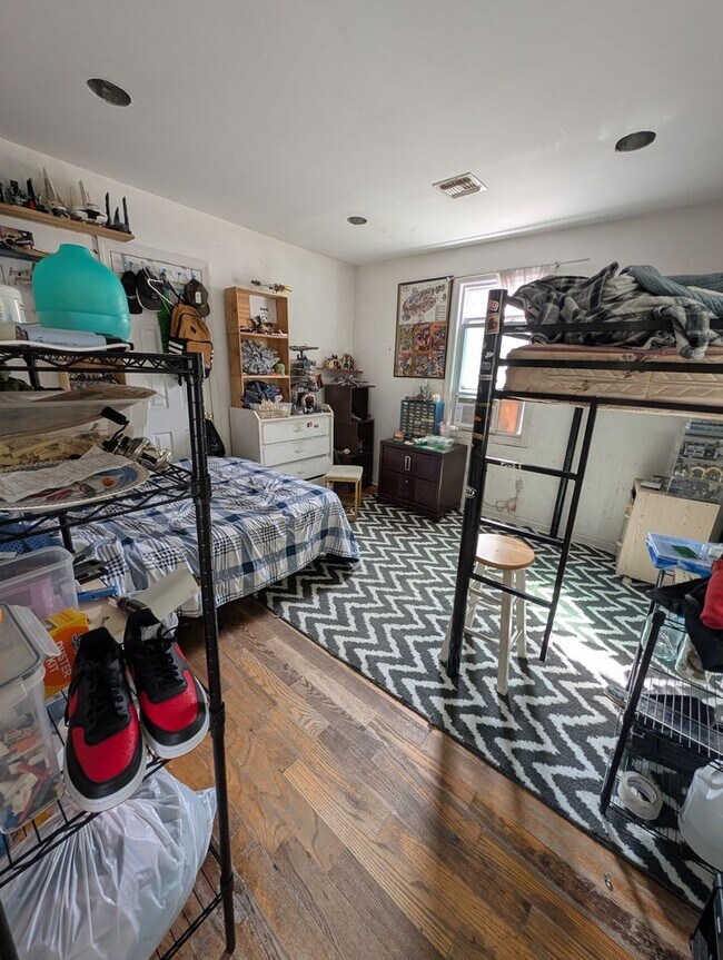 Foto del edificio - 1418 Mattison Ave