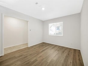 Building Photo - 5830 Ettrick Dr