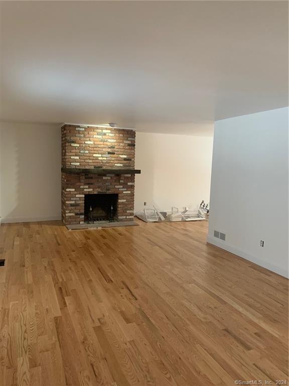Building Photo - 211 Fox Run