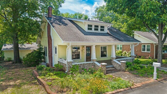 Foto del edificio - 253 15th St NW