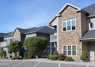 Building Photo - 48 Bavarian Wy