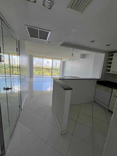 Foto del edificio - 20335 W Country Club Dr
