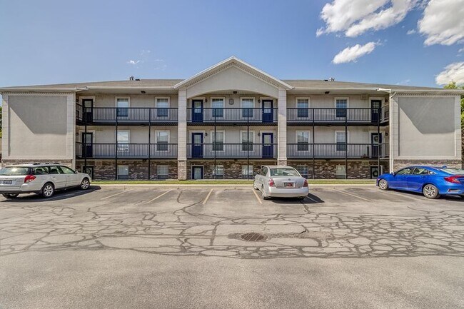 Building Photo - 915 N 500 W