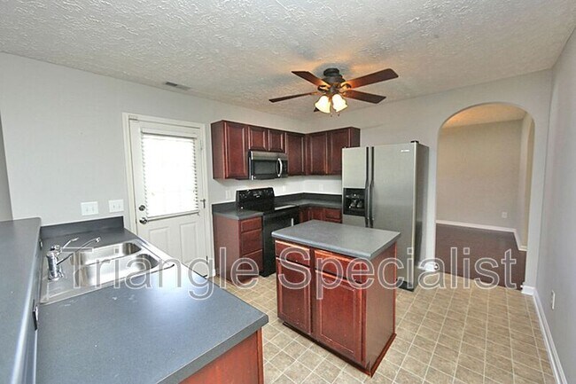 Foto del edificio - 1909 Raj Dr