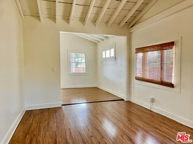 Building Photo - 3708 S St Andrews Pl
