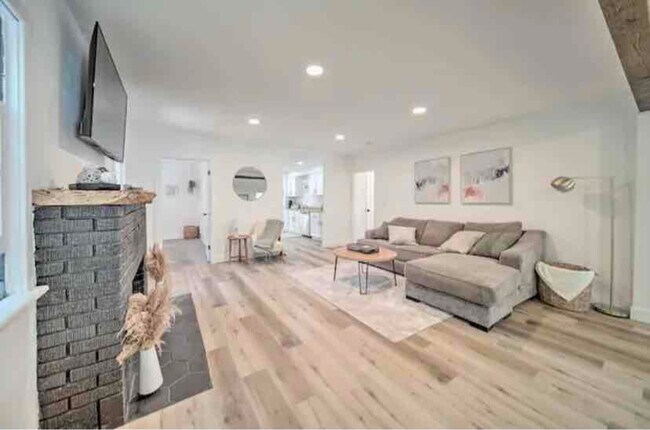 Foto del edificio - 1414 S Colby Ave